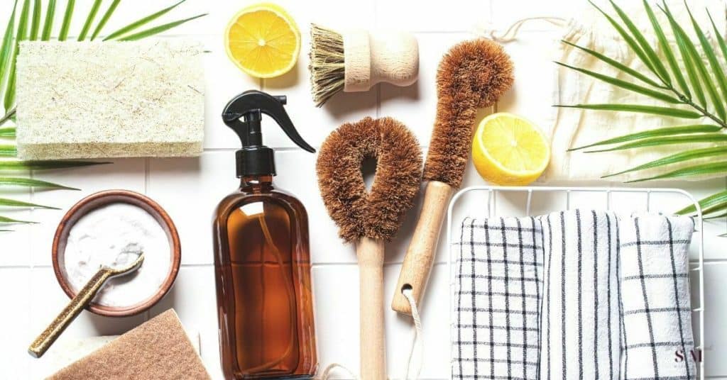 BEST ECO FRIENDLY CLEANING PRODUCTS FOR THE KITCHEN. HOW TO MAKE ECO FRIENDLY CLEANING PRODUCTS. Best Non toxic cleaning products. diy natural cleaning products.
