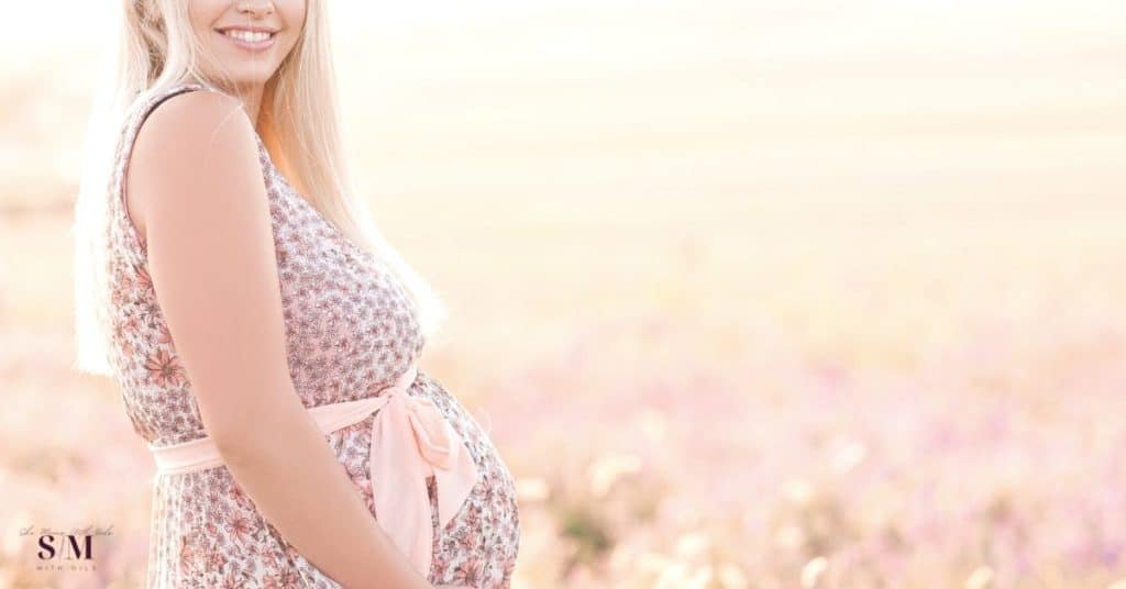 What are the best essential oils for pregnancy? Read this post to learn how to use essential oils during pregnancy to help with: Nausea; Sleep issues; Swollen legs; Back pain; Anxiety; Etc.